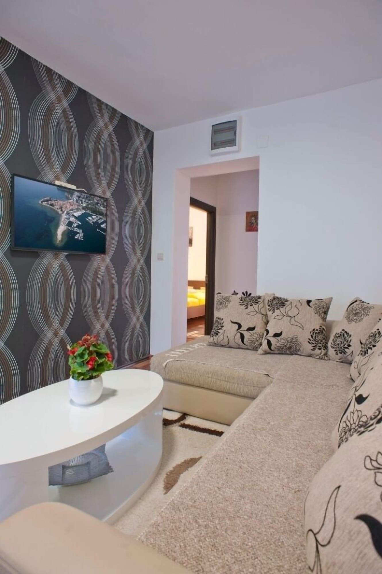B&T Apartments Будва Екстер'єр фото
