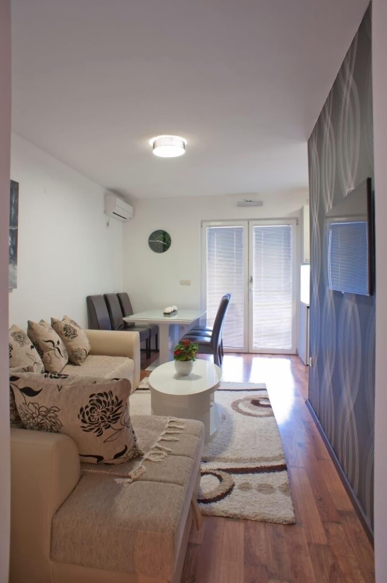 B&T Apartments Будва Екстер'єр фото