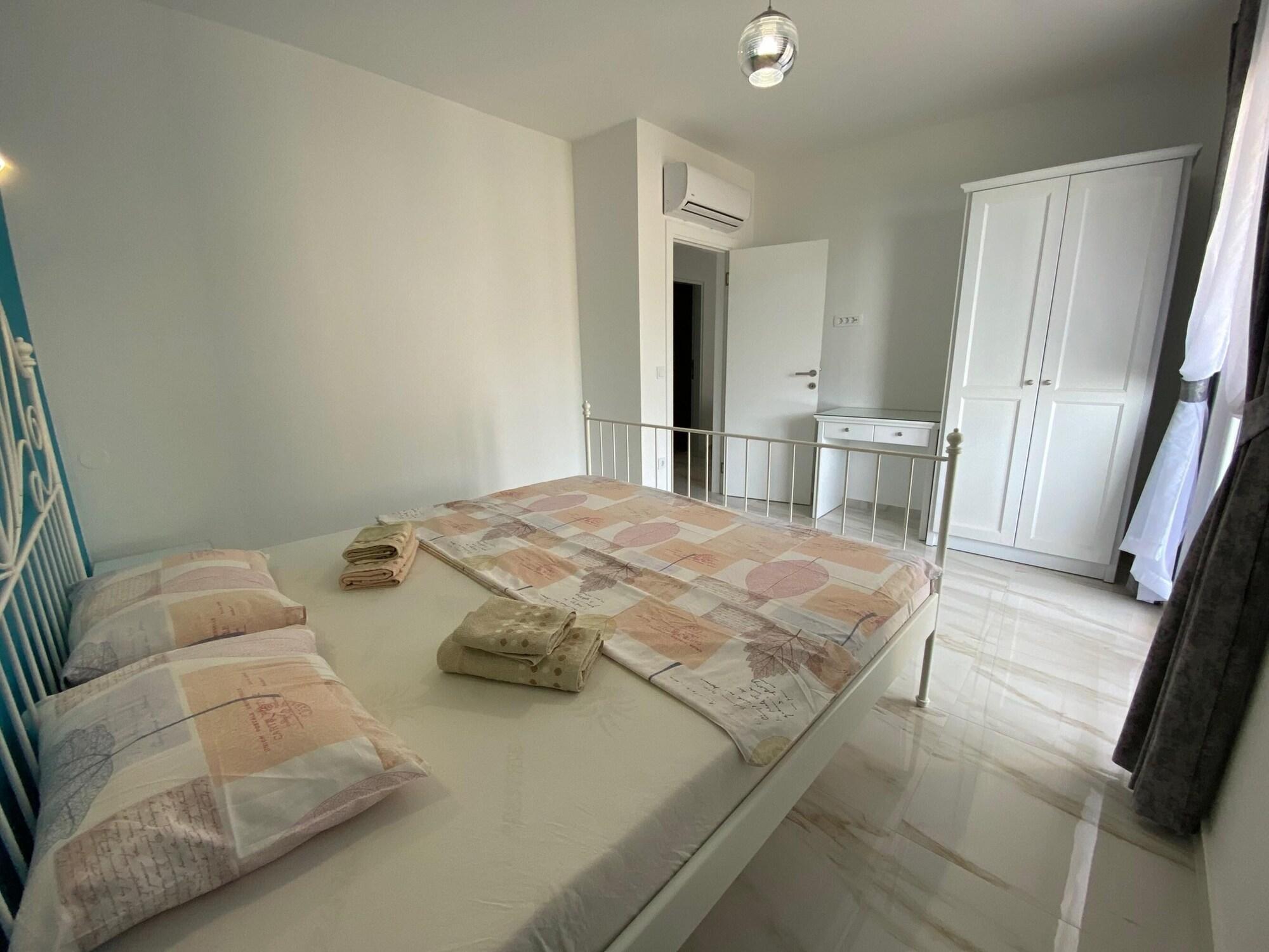 B&T Apartments Будва Екстер'єр фото