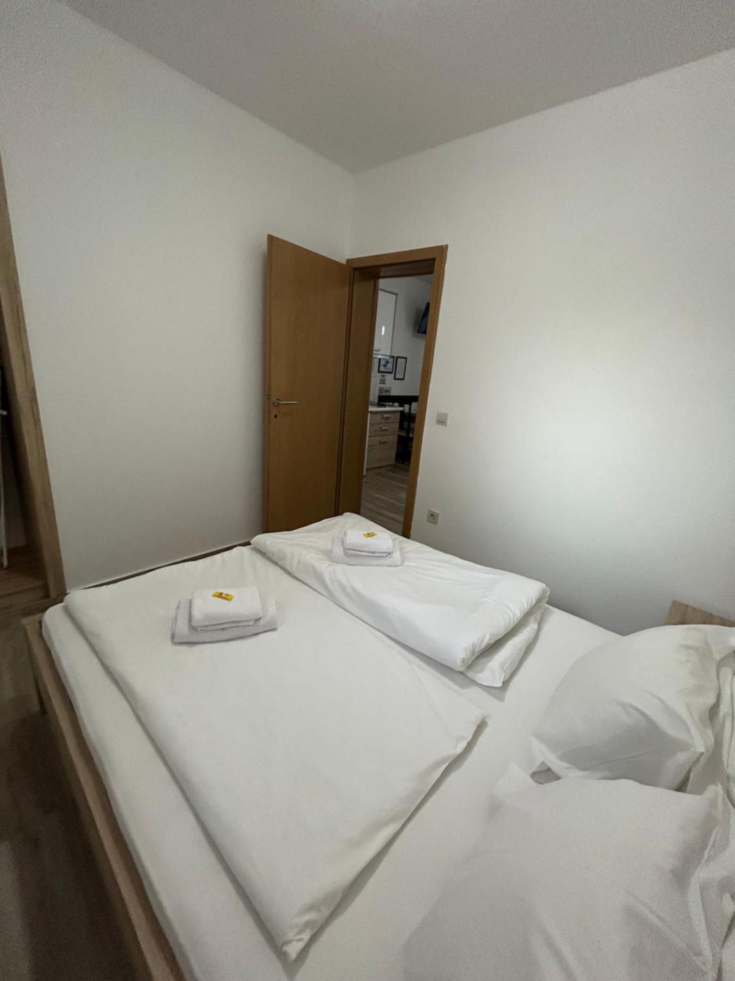B&T Apartments Будва Екстер'єр фото