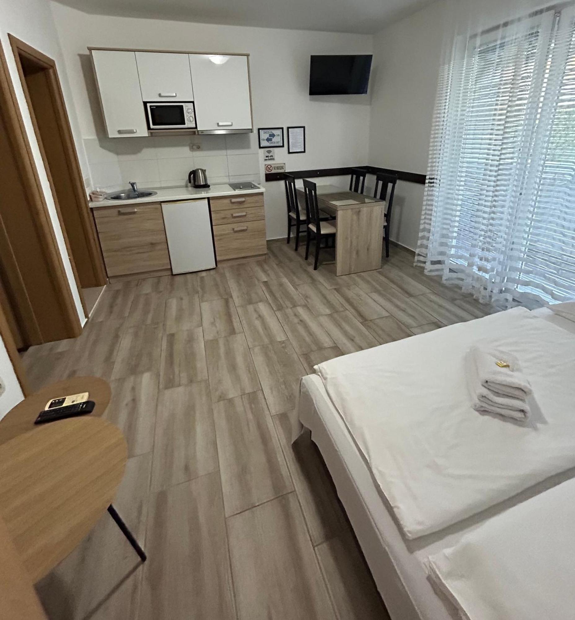 B&T Apartments Будва Екстер'єр фото