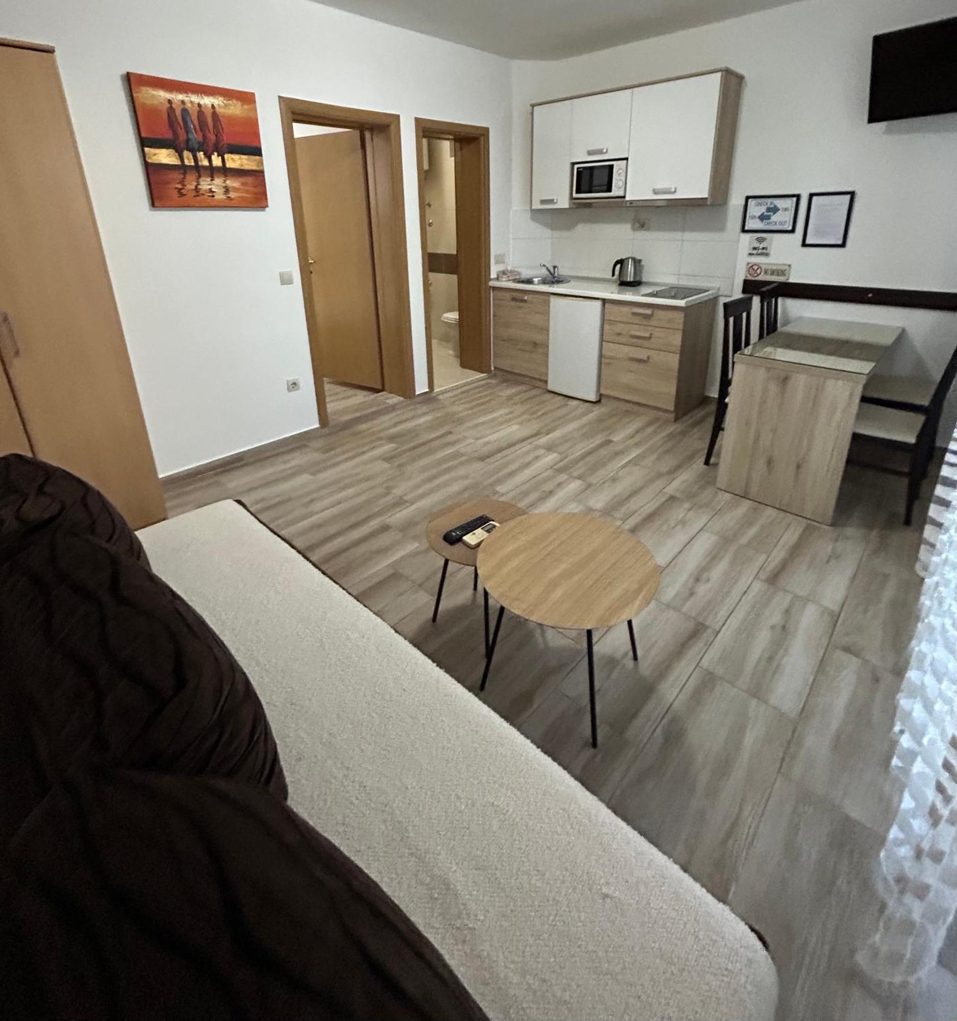 B&T Apartments Будва Екстер'єр фото