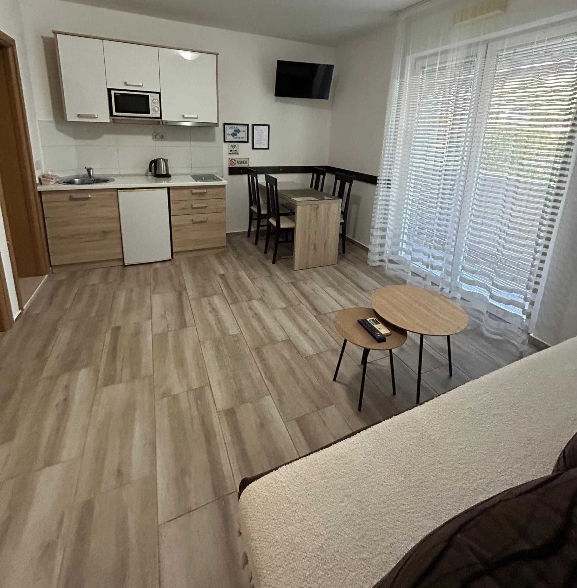 B&T Apartments Будва Екстер'єр фото